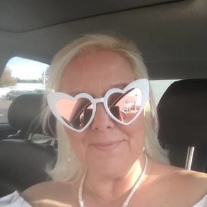 Meet your Posher, Stacy